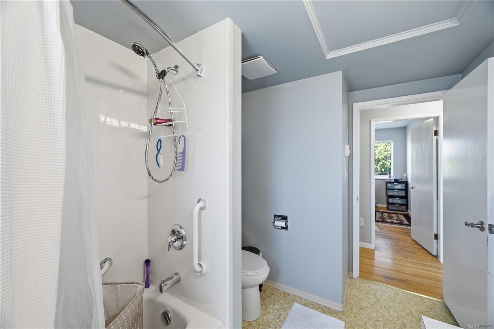 3971 Cedarwood St, Saanich, BC