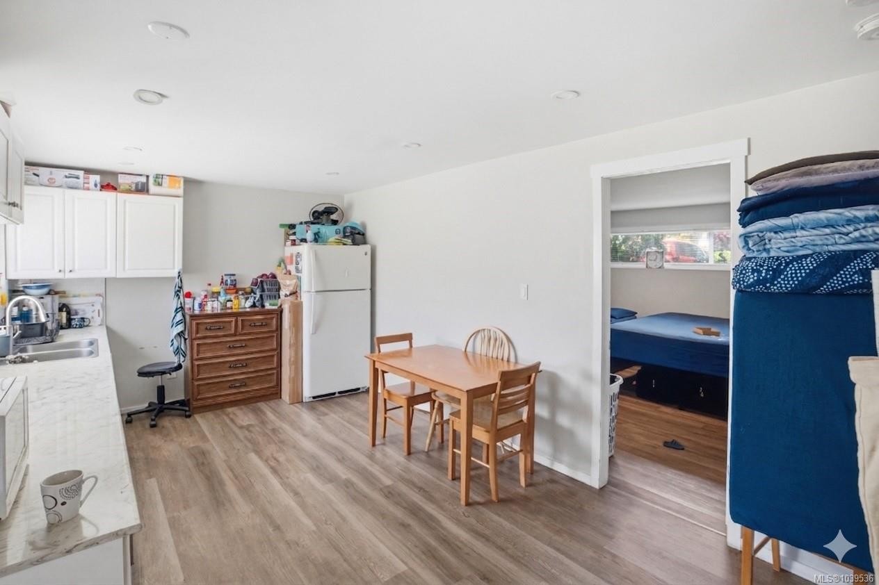 3971 Cedarwood St, Saanich, BC