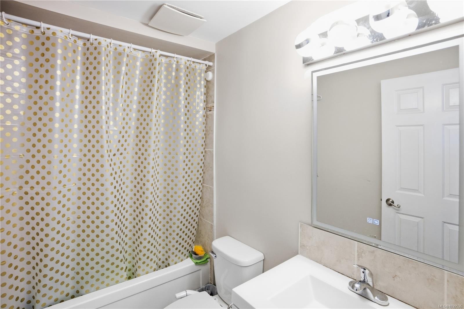 3971 Cedarwood St, Saanich, BC