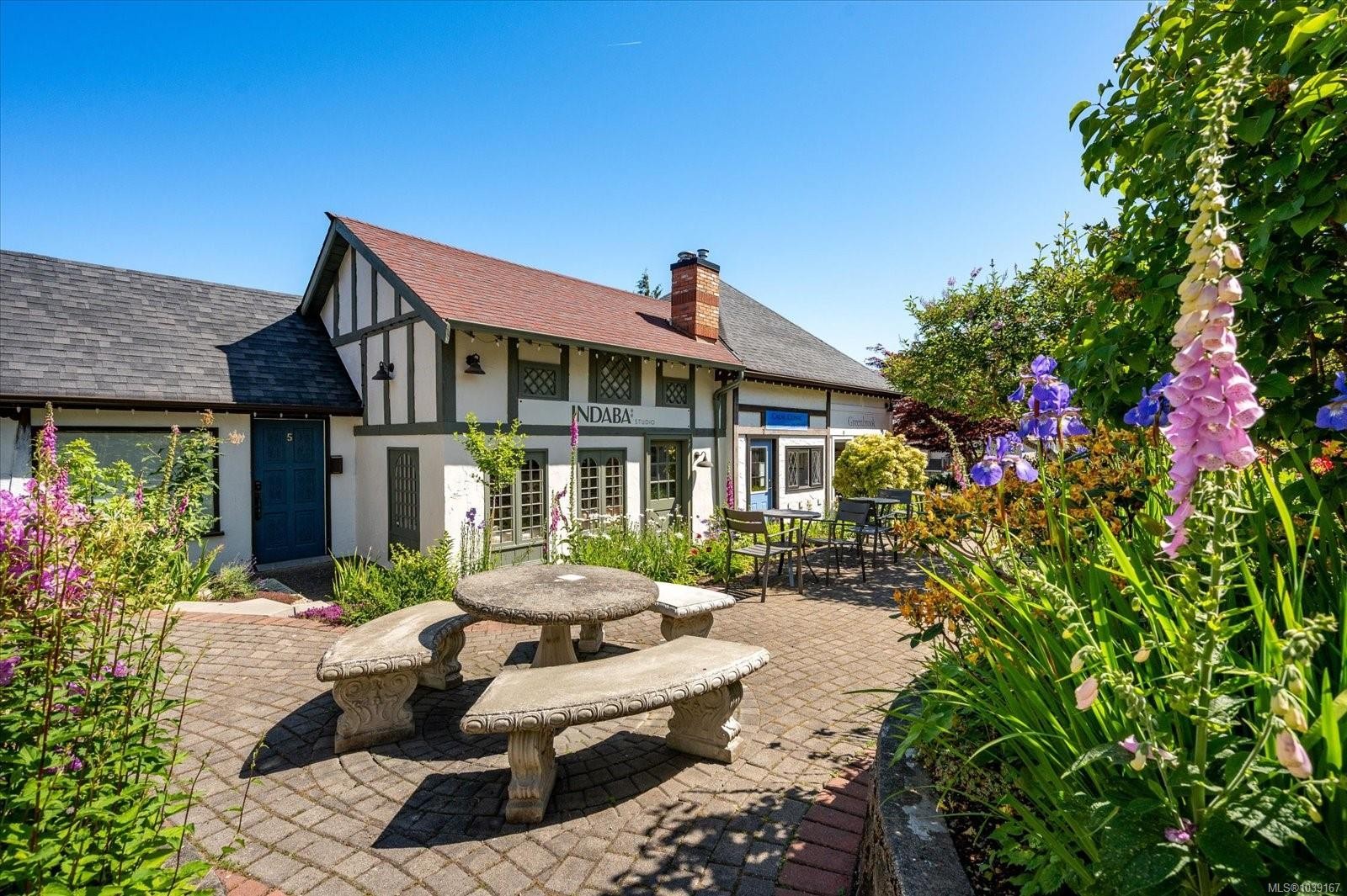 #14&15-221 Second Ave West, Qualicum Beach, BC