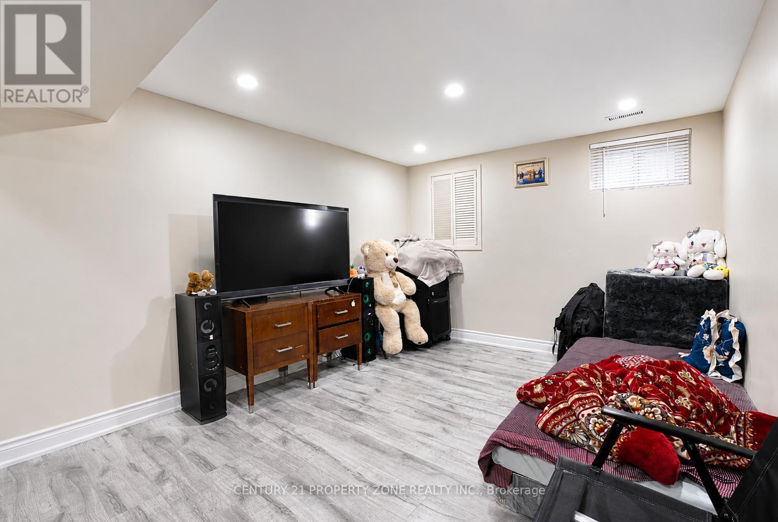 7652 Roselle Crescent, Mississauga, ON