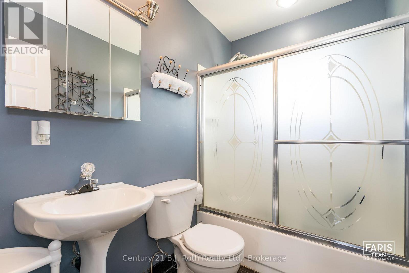 4 pc bath 2nd Floor - 57 Port Severn Road N, Georgian Bay (Baxter), ON