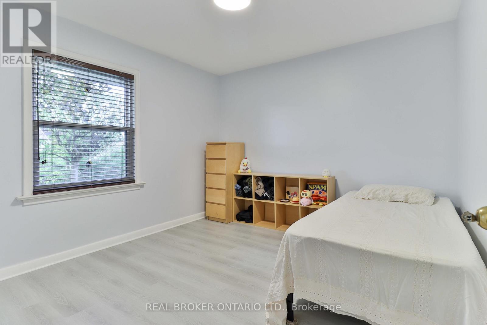 32 Christina Crescent, Toronto, ON