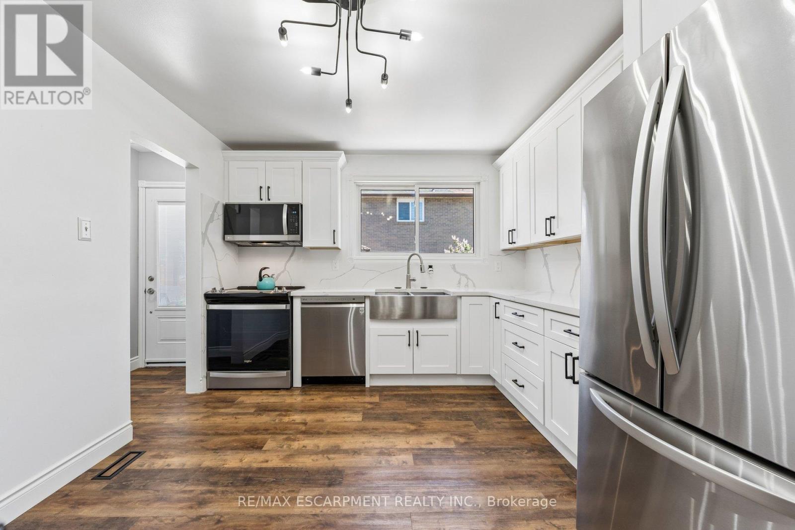 Eat in Kitchen - 29 Deeside Crescent, Brampton, ON