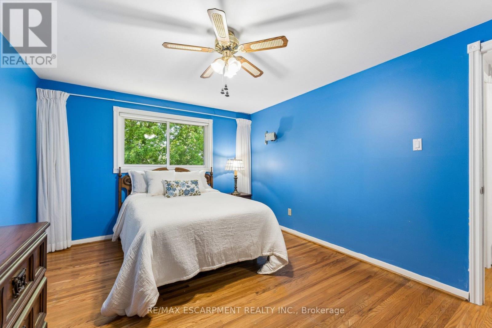 Large window overlooking backyard - 29 Deeside Crescent, Brampton, ON