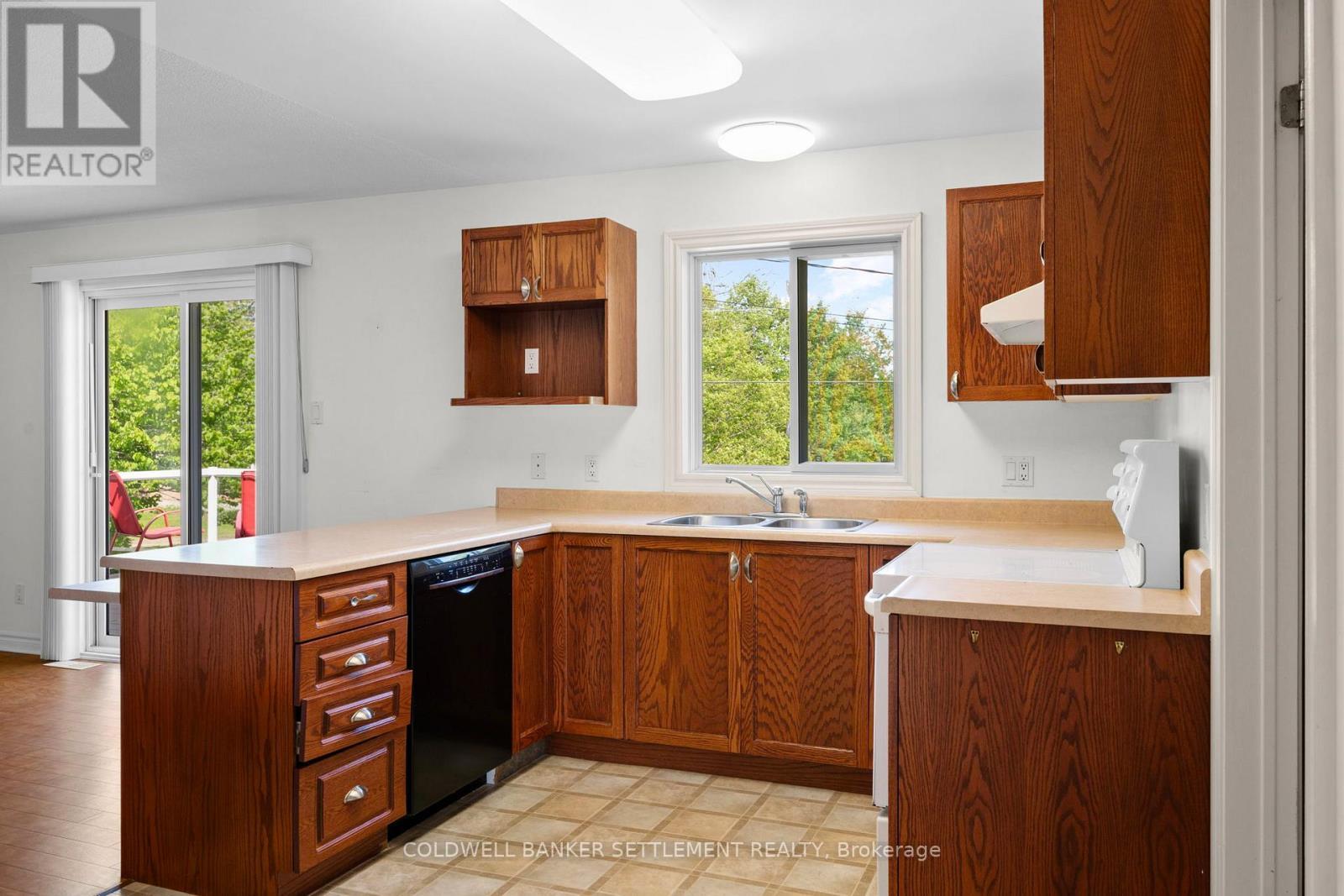 42 Berry Park Lane, Rideau Lakes, ON