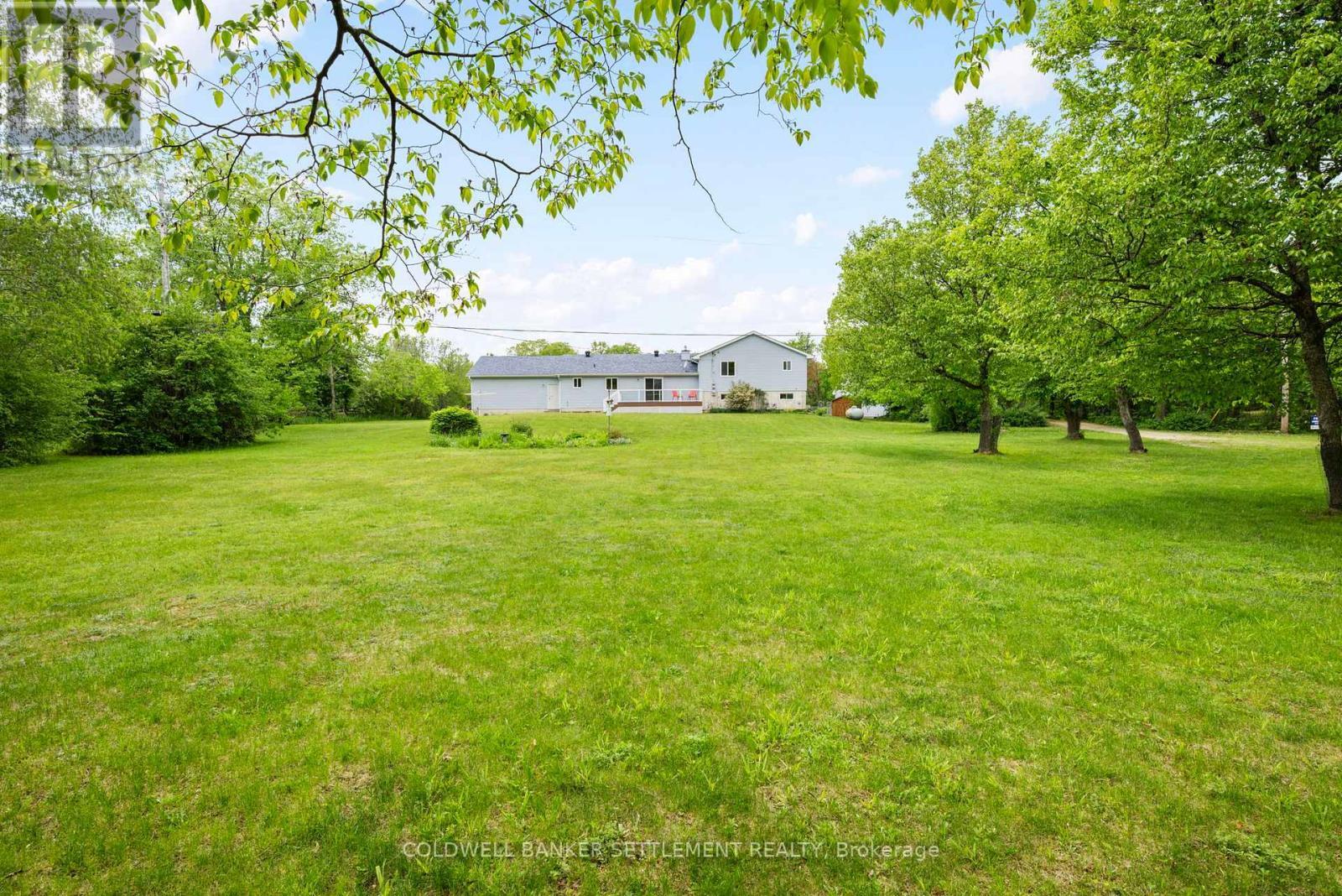 Lots of room for kids and pets! - 42 Berry Park Lane, Rideau Lakes, ON