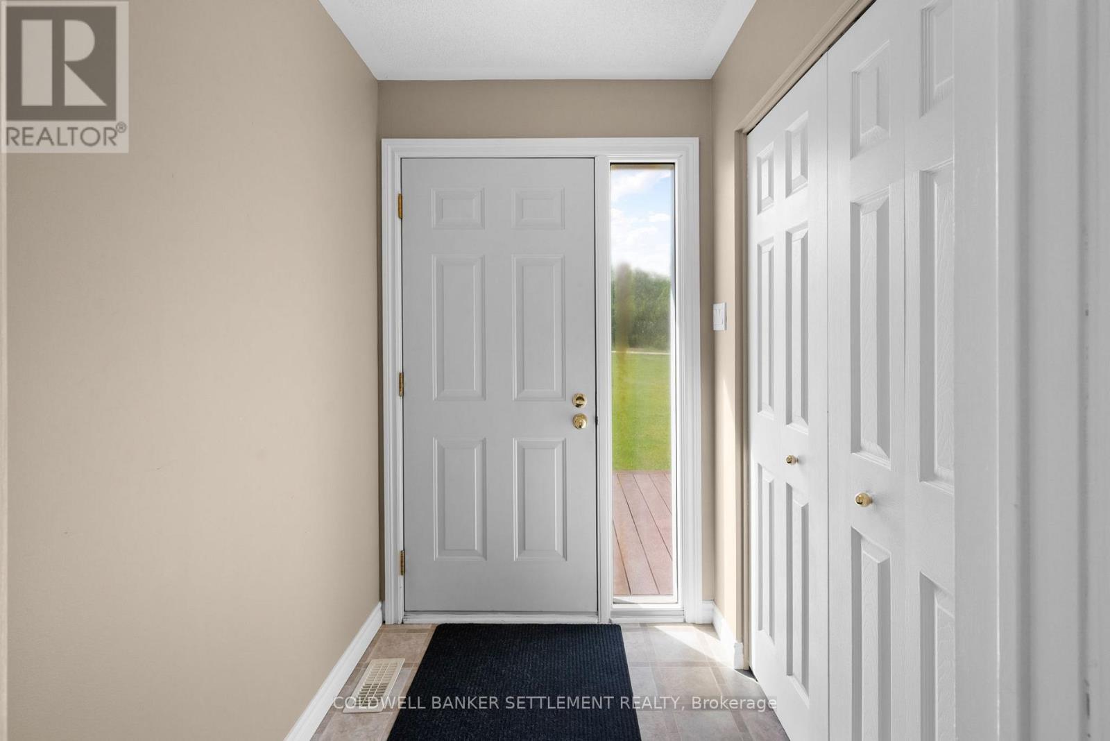 Entrance foyer - 42 Berry Park Lane, Rideau Lakes, ON