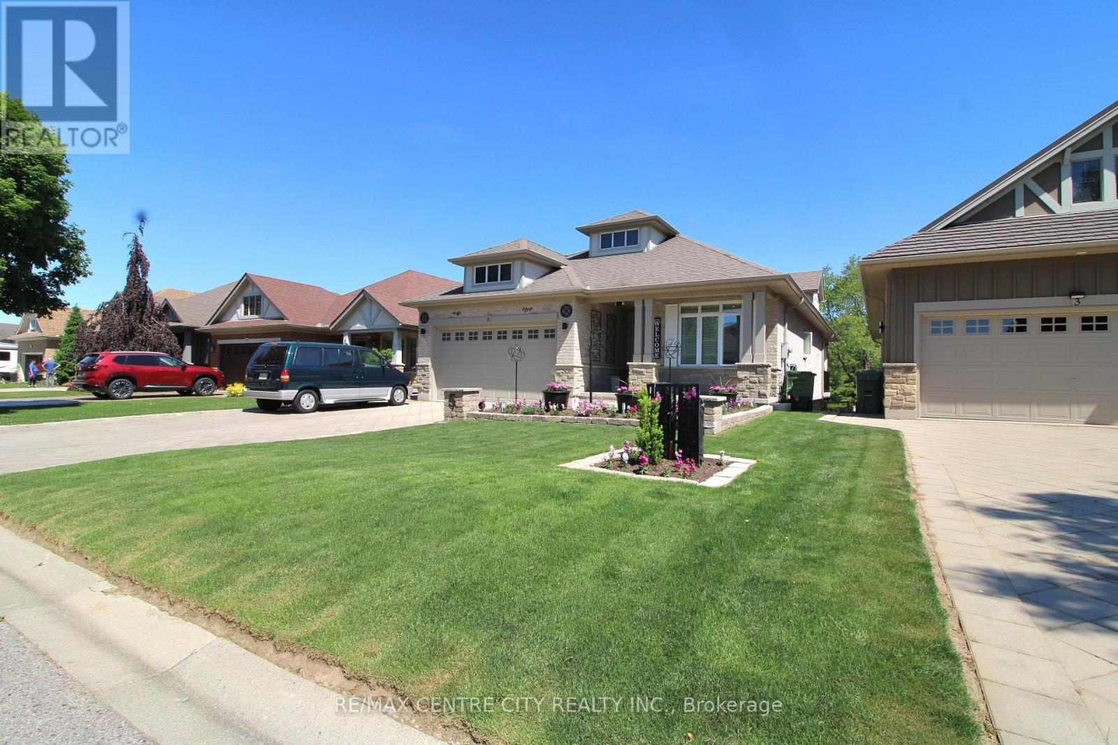 5 Cherry Blossom Lane, St. Thomas, ON