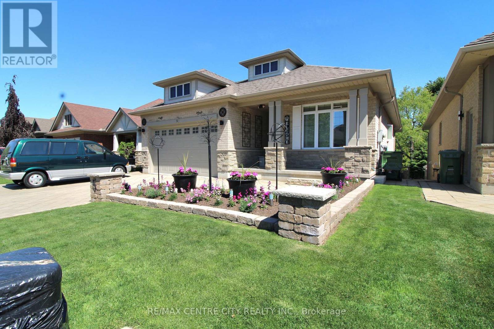 5 Cherry Blossom Lane, St. Thomas, ON