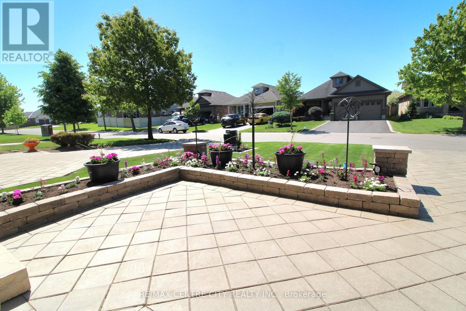 5 Cherry Blossom Lane, St. Thomas, ON