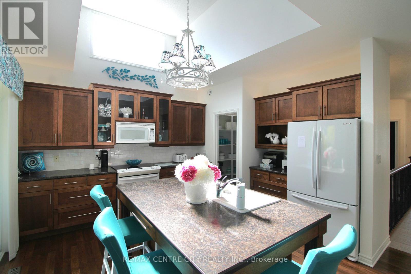 5 Cherry Blossom Lane, St. Thomas, ON