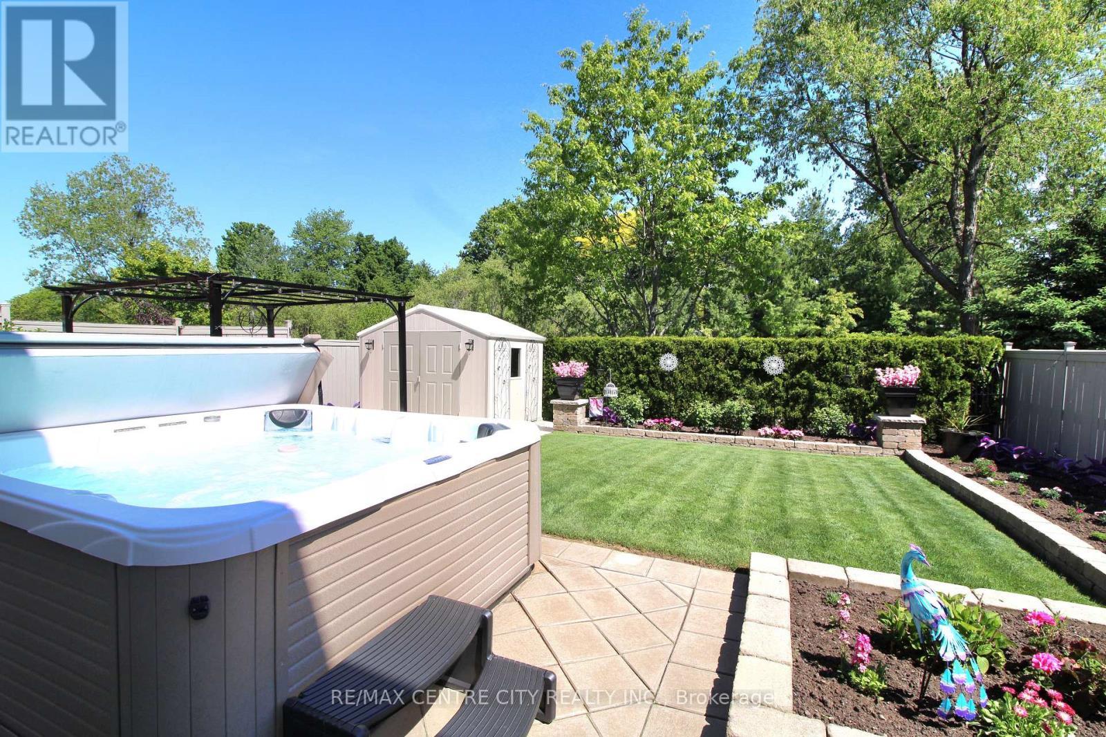 5 Cherry Blossom Lane, St. Thomas, ON