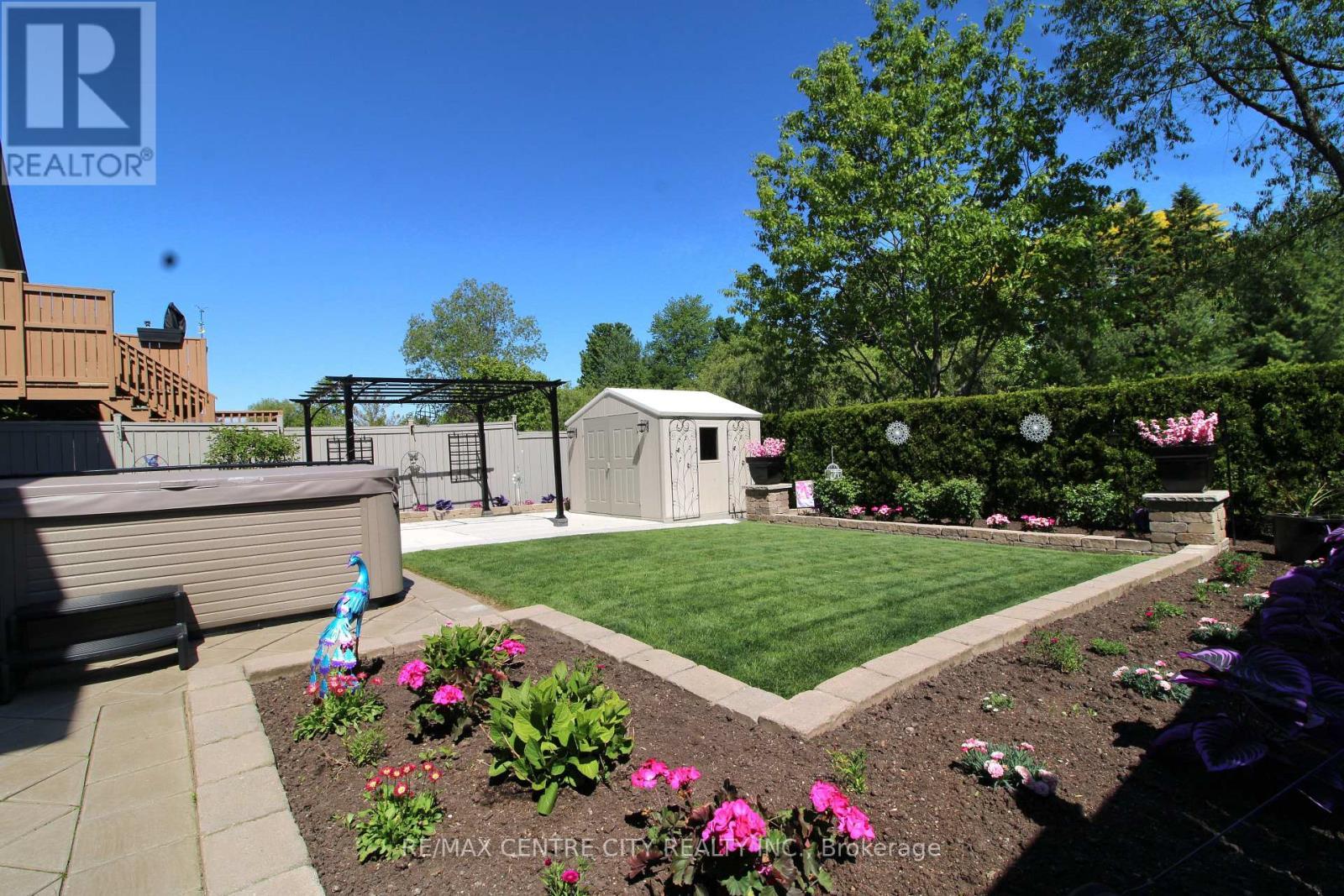 5 Cherry Blossom Lane, St. Thomas, ON