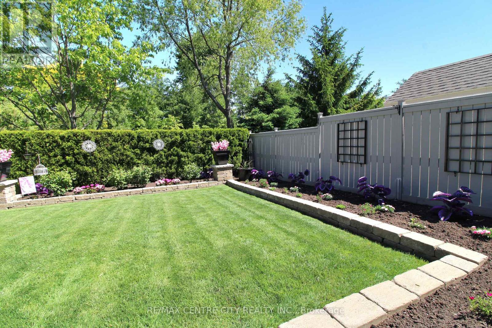 5 Cherry Blossom Lane, St. Thomas, ON