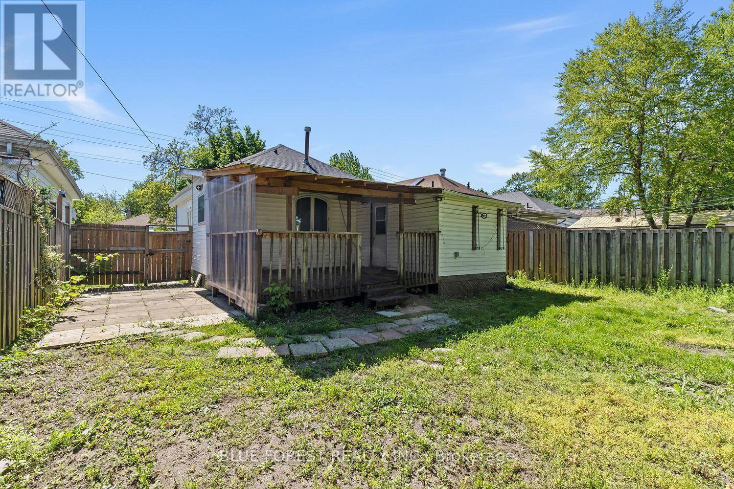 208 Maitland Street, London East (East K), ON - Outdoor With Deck Patio Veranda