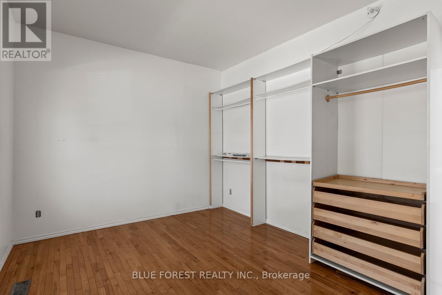 208 Maitland Street, London East (East K), ON - Indoor Photo Showing Other Room