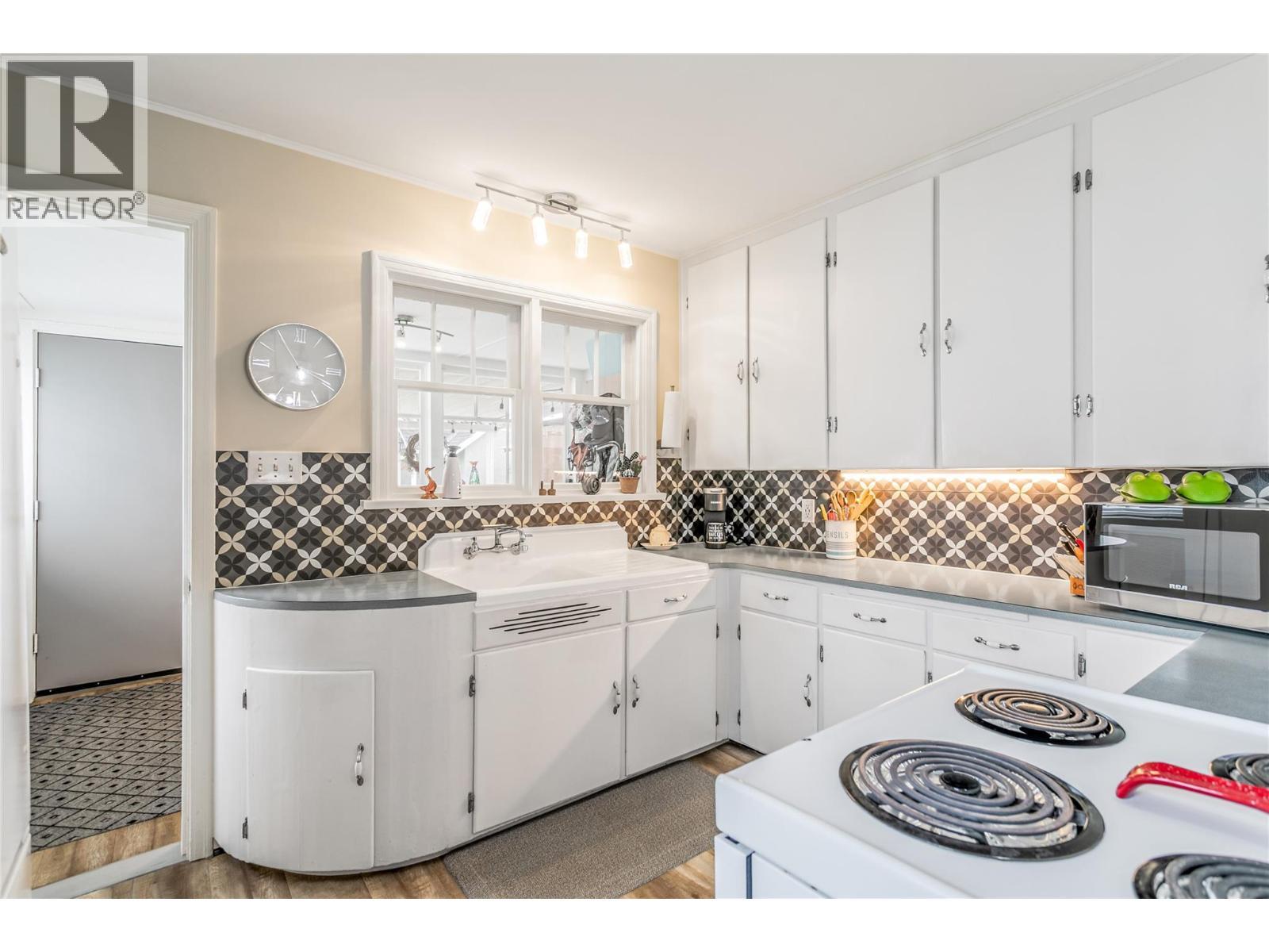 457 Patterson Avenue, Kelowna, BC