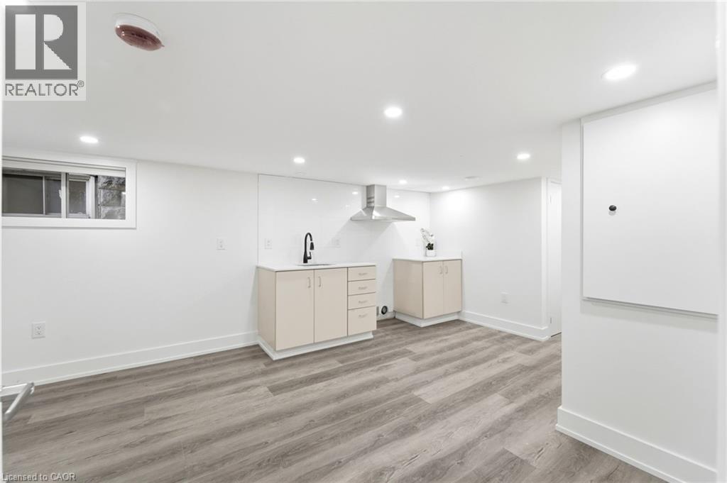 968 Main Street E, Hamilton, ON