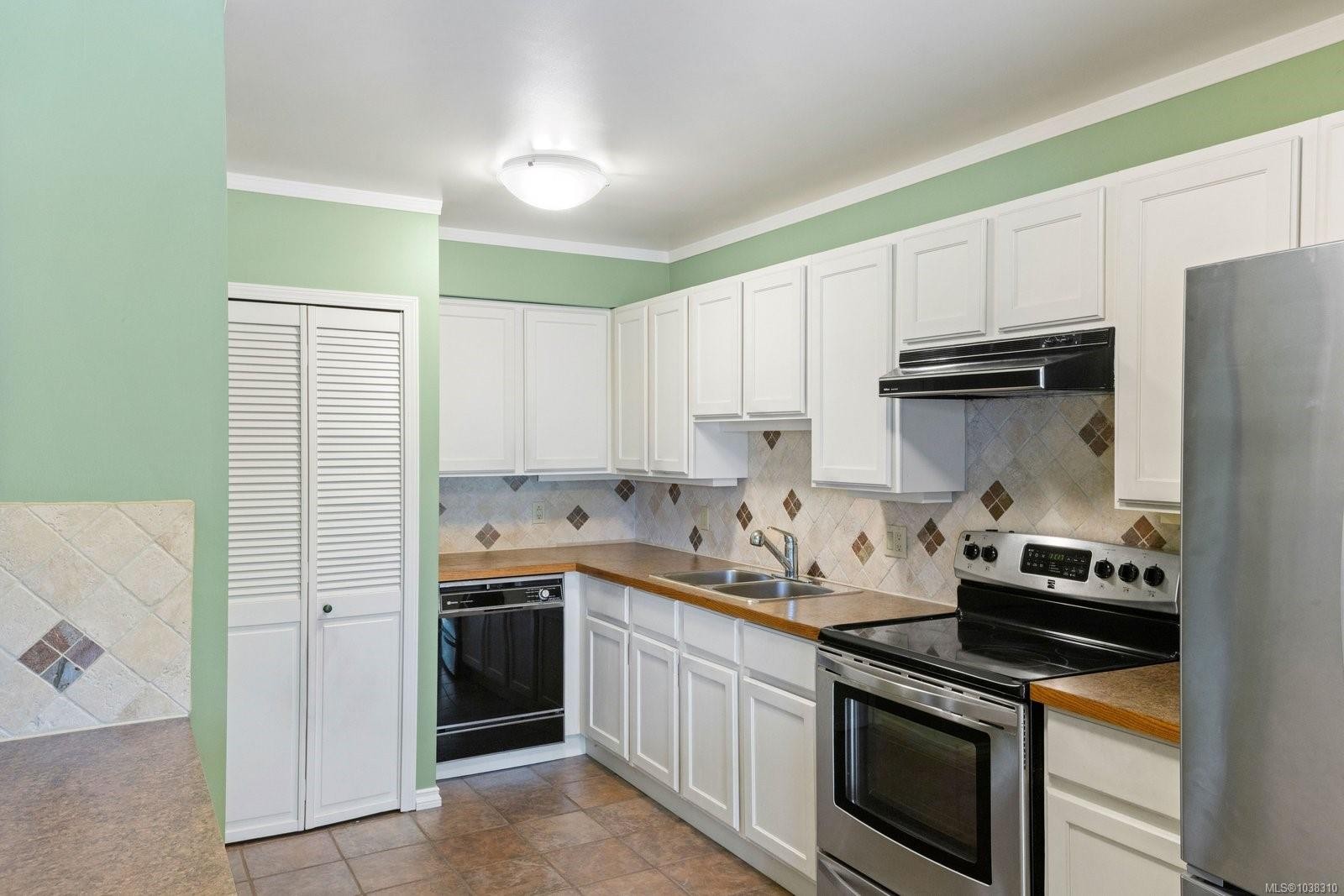 #3-67 Gorge Rd West, Saanich, BC