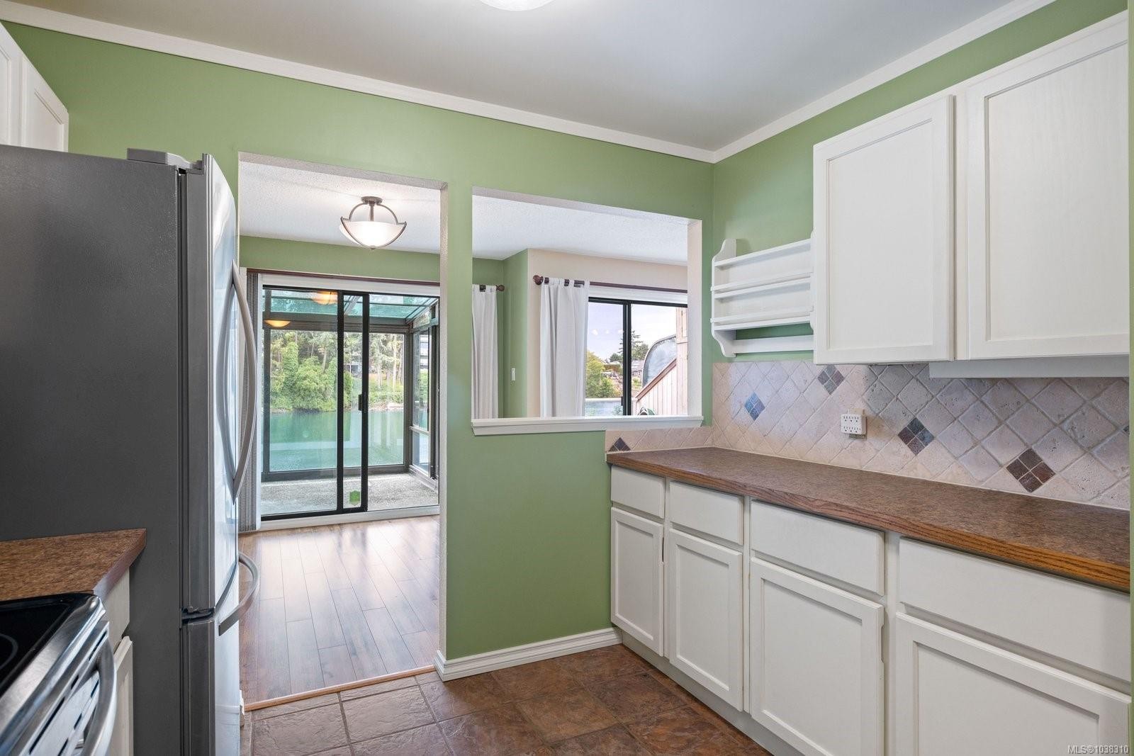 #3-67 Gorge Rd West, Saanich, BC