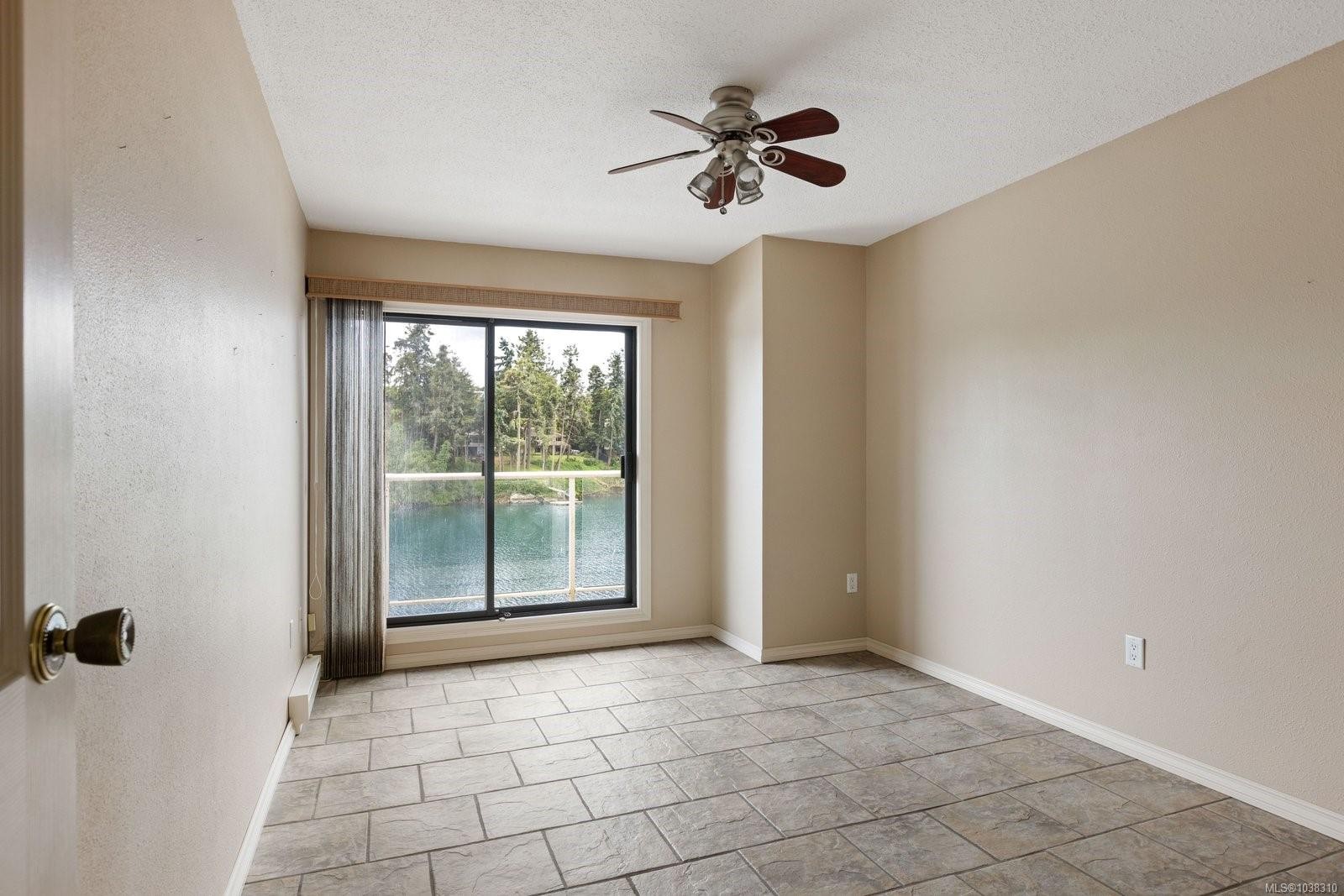 #3-67 Gorge Rd West, Saanich, BC