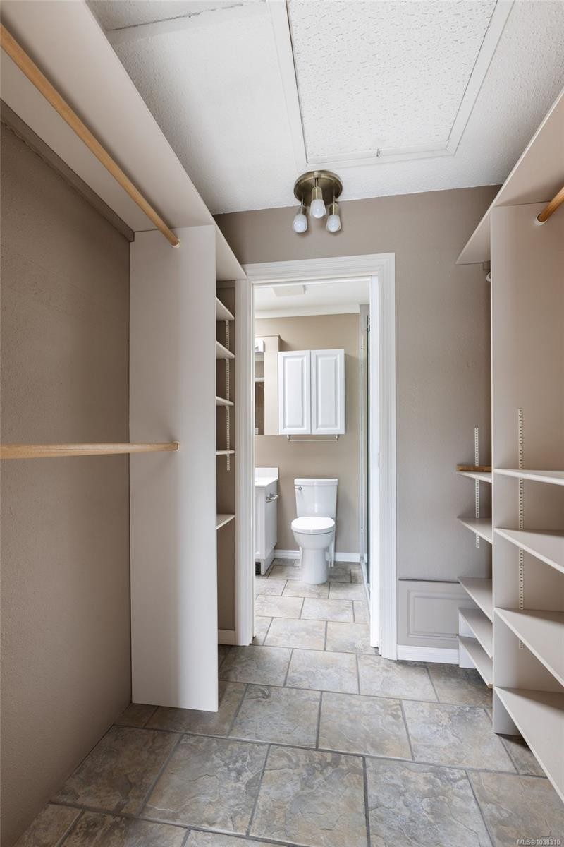 #3-67 Gorge Rd West, Saanich, BC