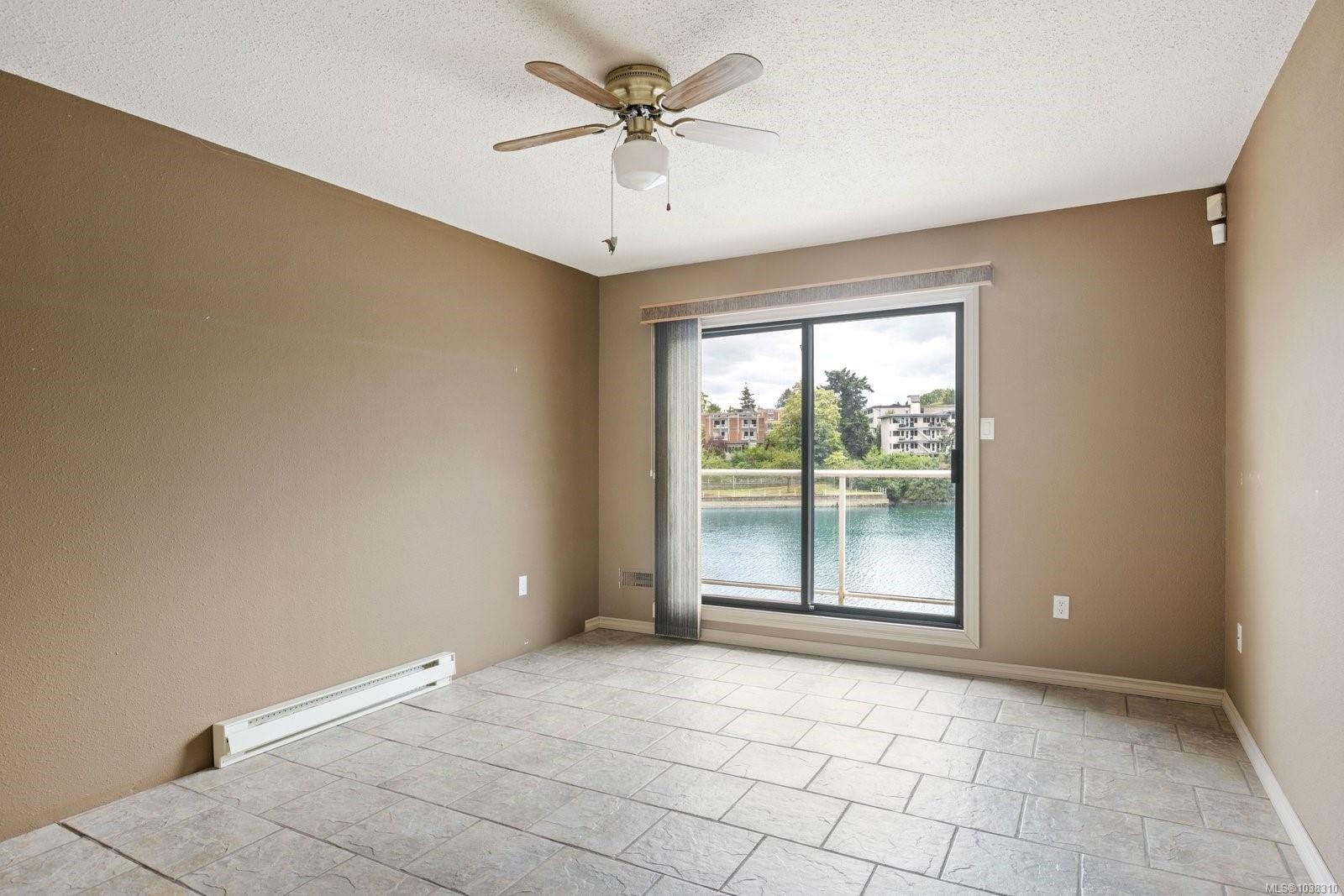 #3-67 Gorge Rd West, Saanich, BC