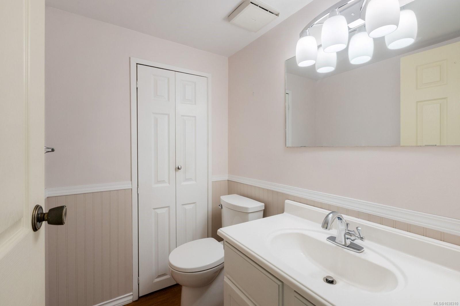 #3-67 Gorge Rd West, Saanich, BC