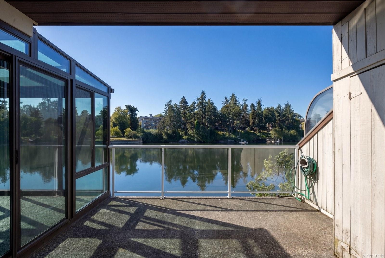 #3-67 Gorge Rd West, Saanich, BC