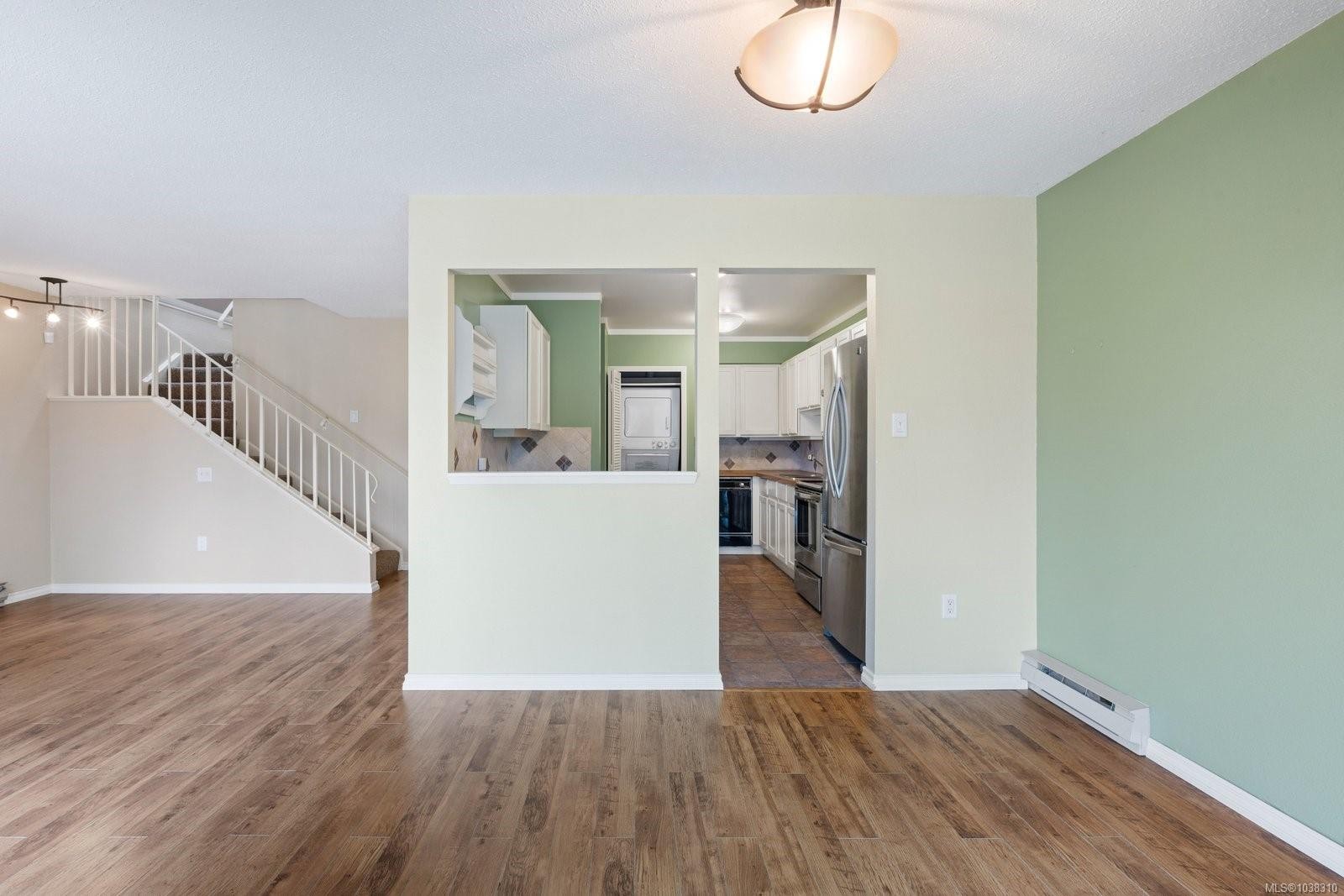 #3-67 Gorge Rd West, Saanich, BC