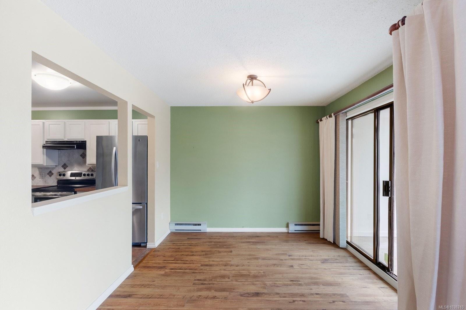 #3-67 Gorge Rd West, Saanich, BC