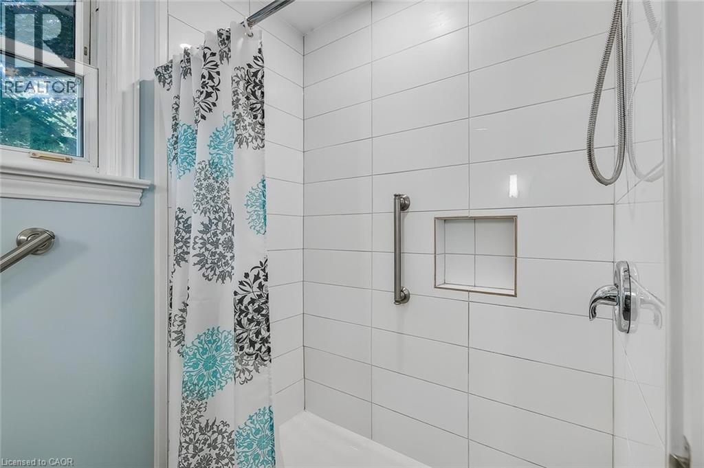 17 Orchard Crescent, Guelph, ON