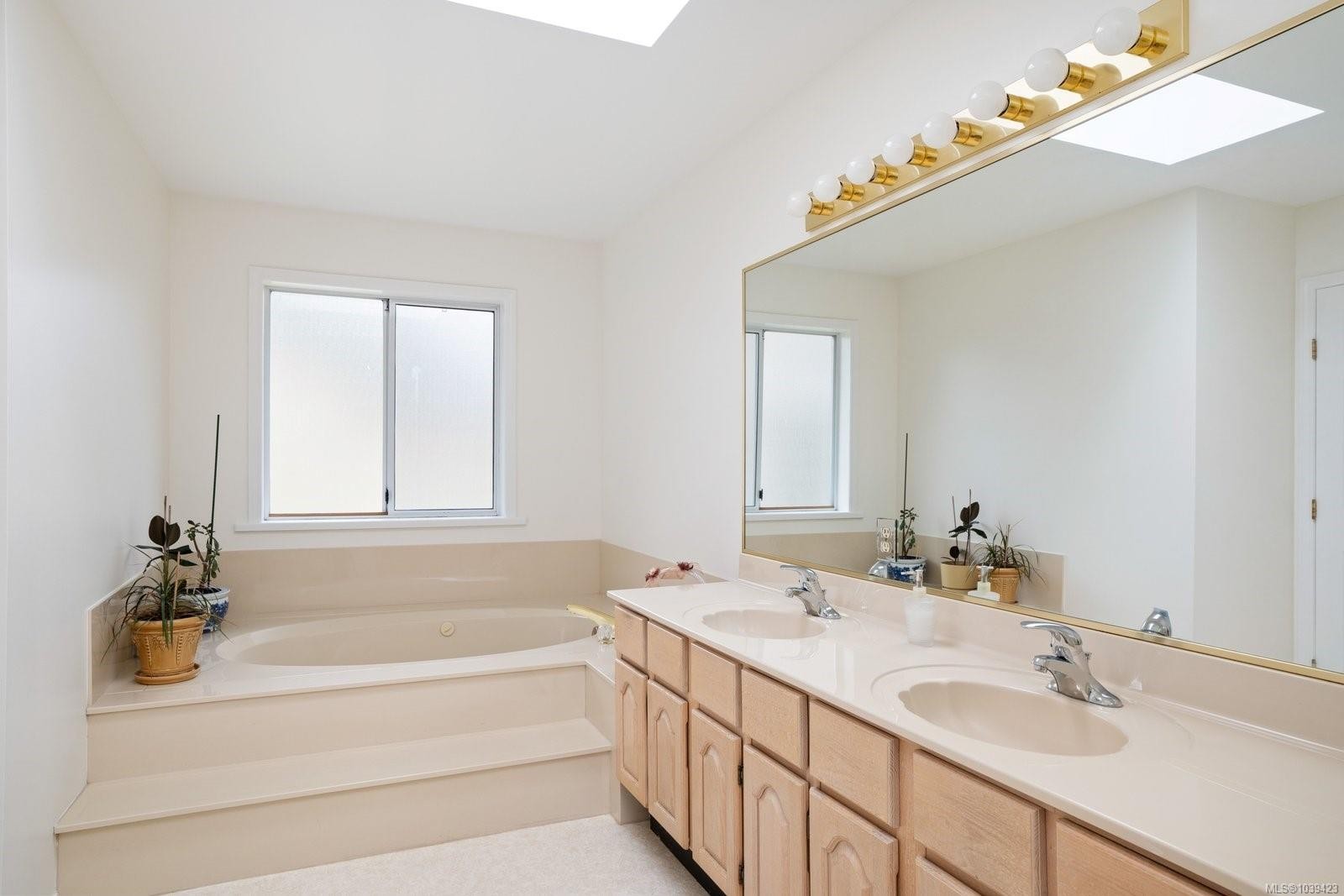 4617 Cliffwood Pl, Saanich, BC