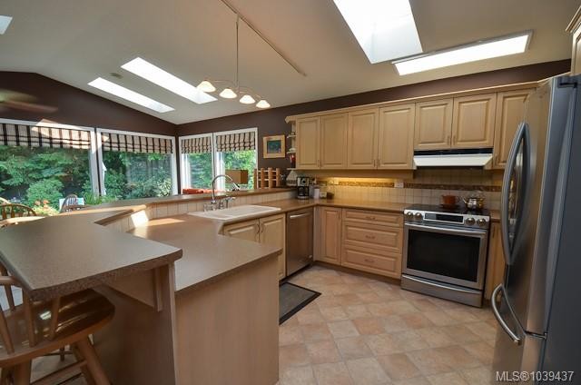 766 Canyon Cres, Qualicum Beach, BC