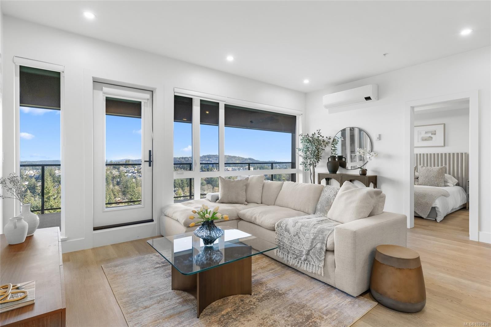 #316-2341 Bear Mountain Pkwy, Langford, BC - Indoor Photo Showing Living Room