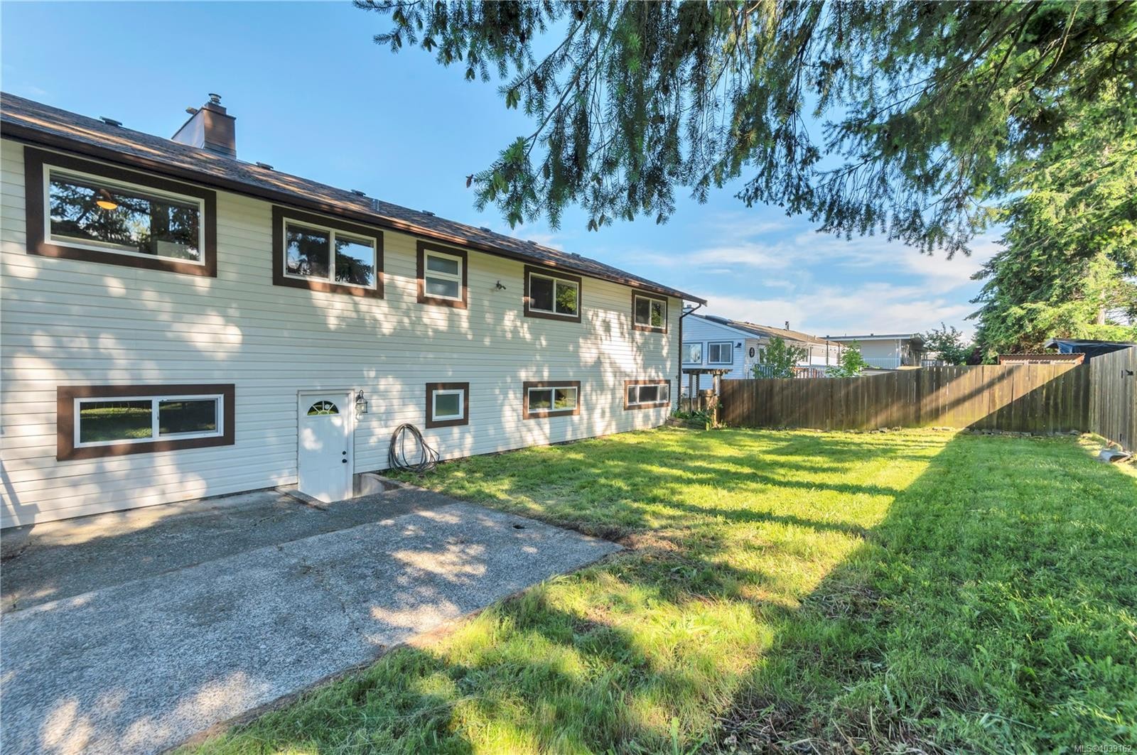 1048 Galerno Rd, Campbell River, BC