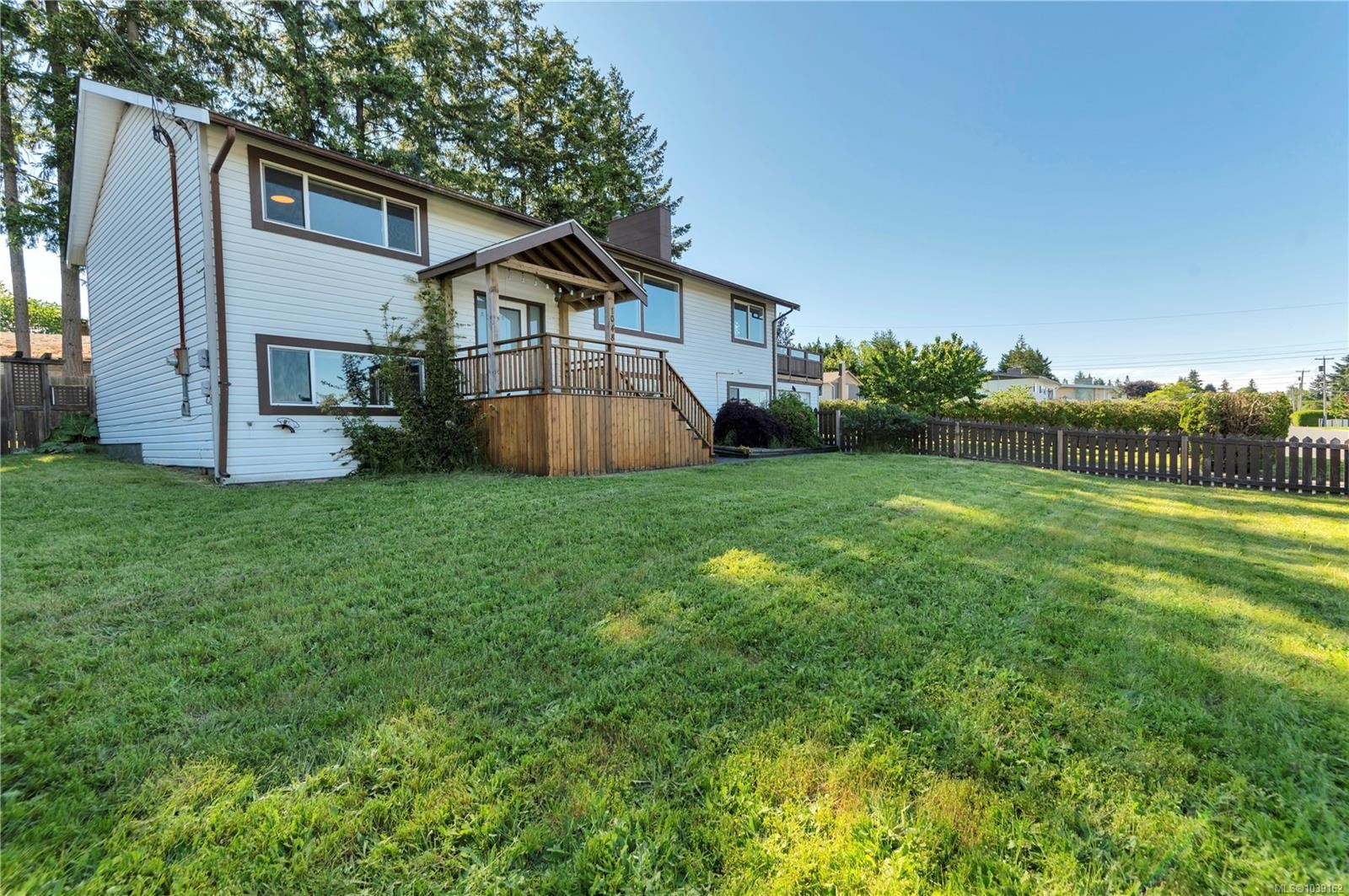 1048 Galerno Rd, Campbell River, BC