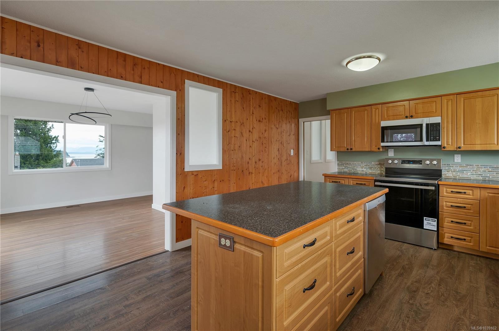 1048 Galerno Rd, Campbell River, BC