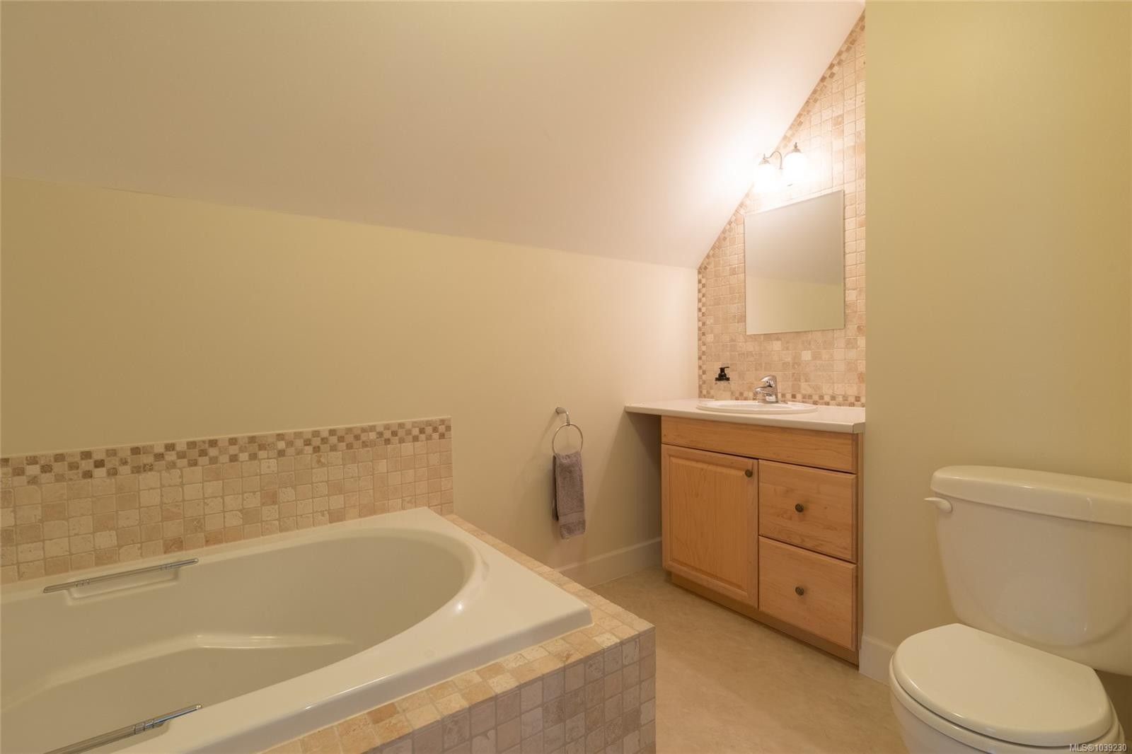 1171 Fosters Pl, Courtenay, BC