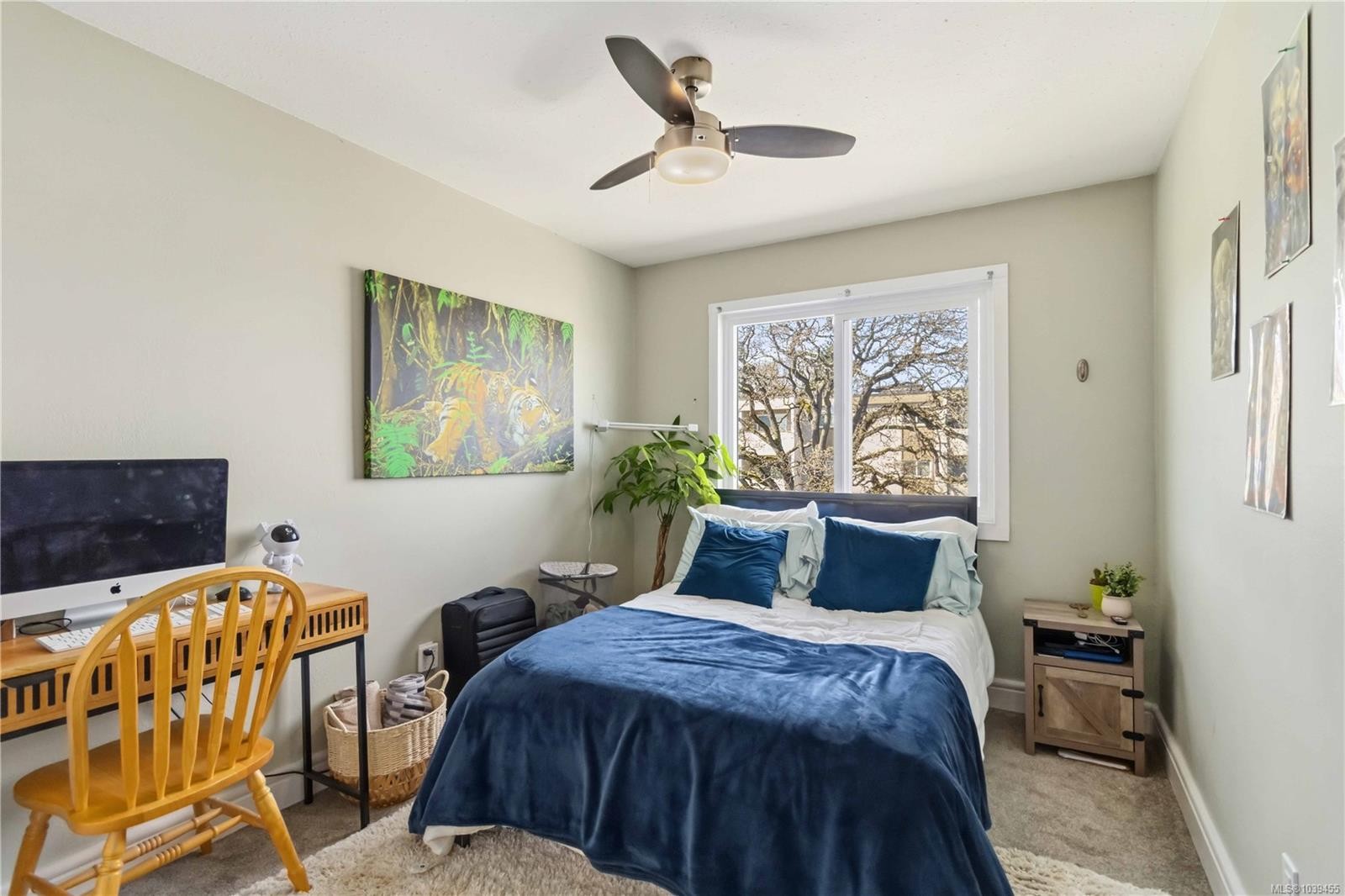 #302-904 Hillside Ave, Victoria, BC - Indoor Photo Showing Bedroom
