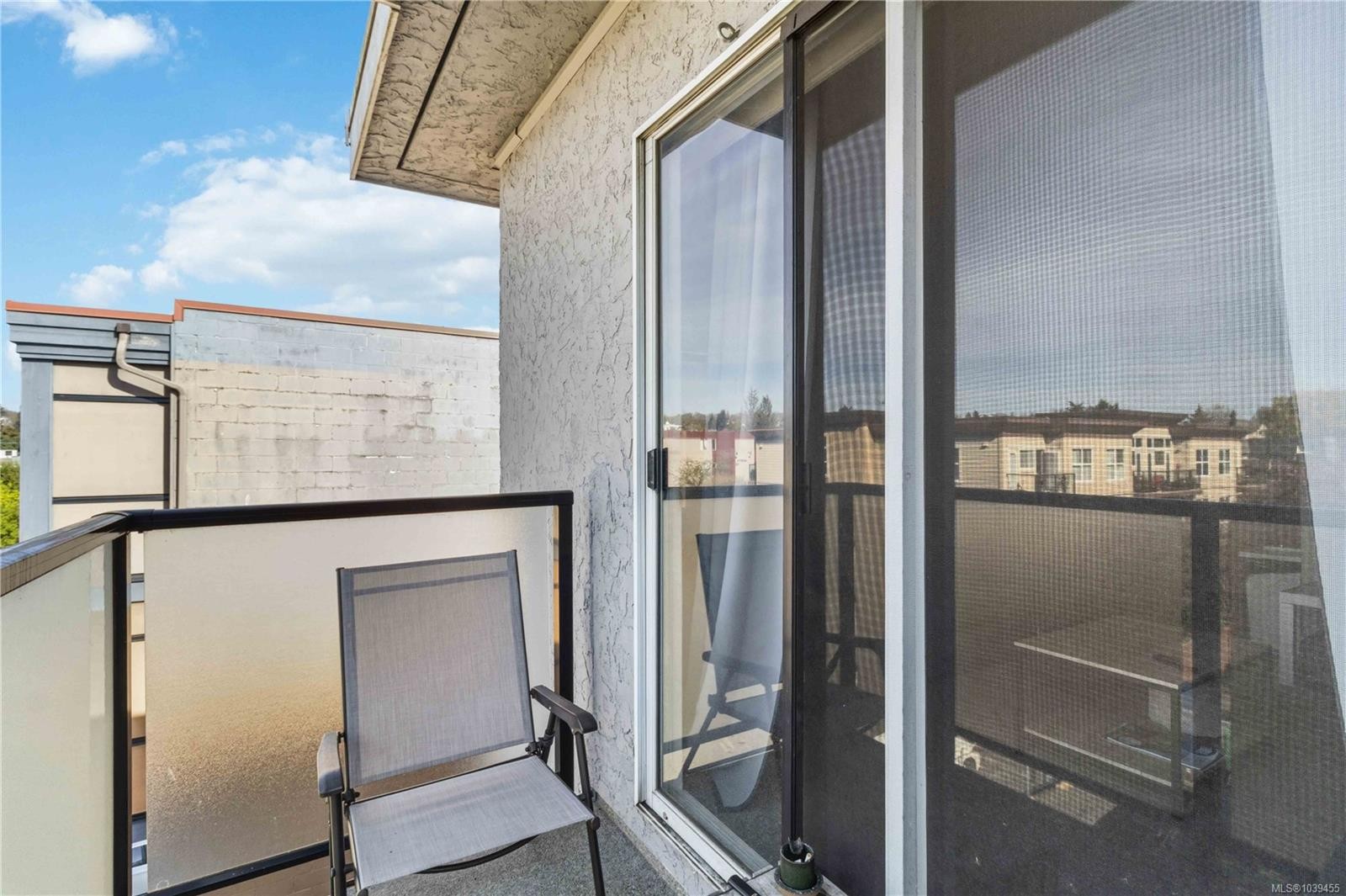 #302-904 Hillside Ave, Victoria, BC - Outdoor With Balcony With Exterior