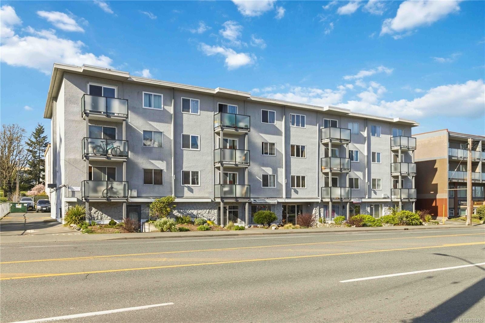 #302-904 Hillside Ave, Victoria, BC - Outdoor With Balcony With Facade