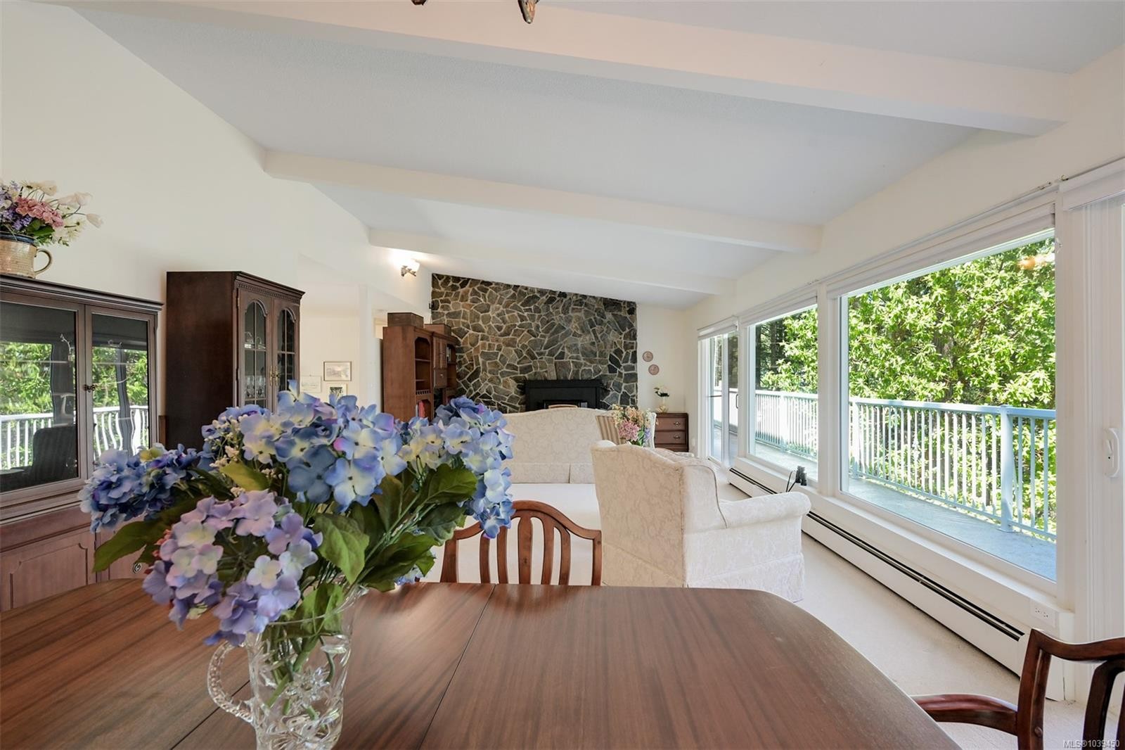1495 Lands End Rd, North Saanich, BC
