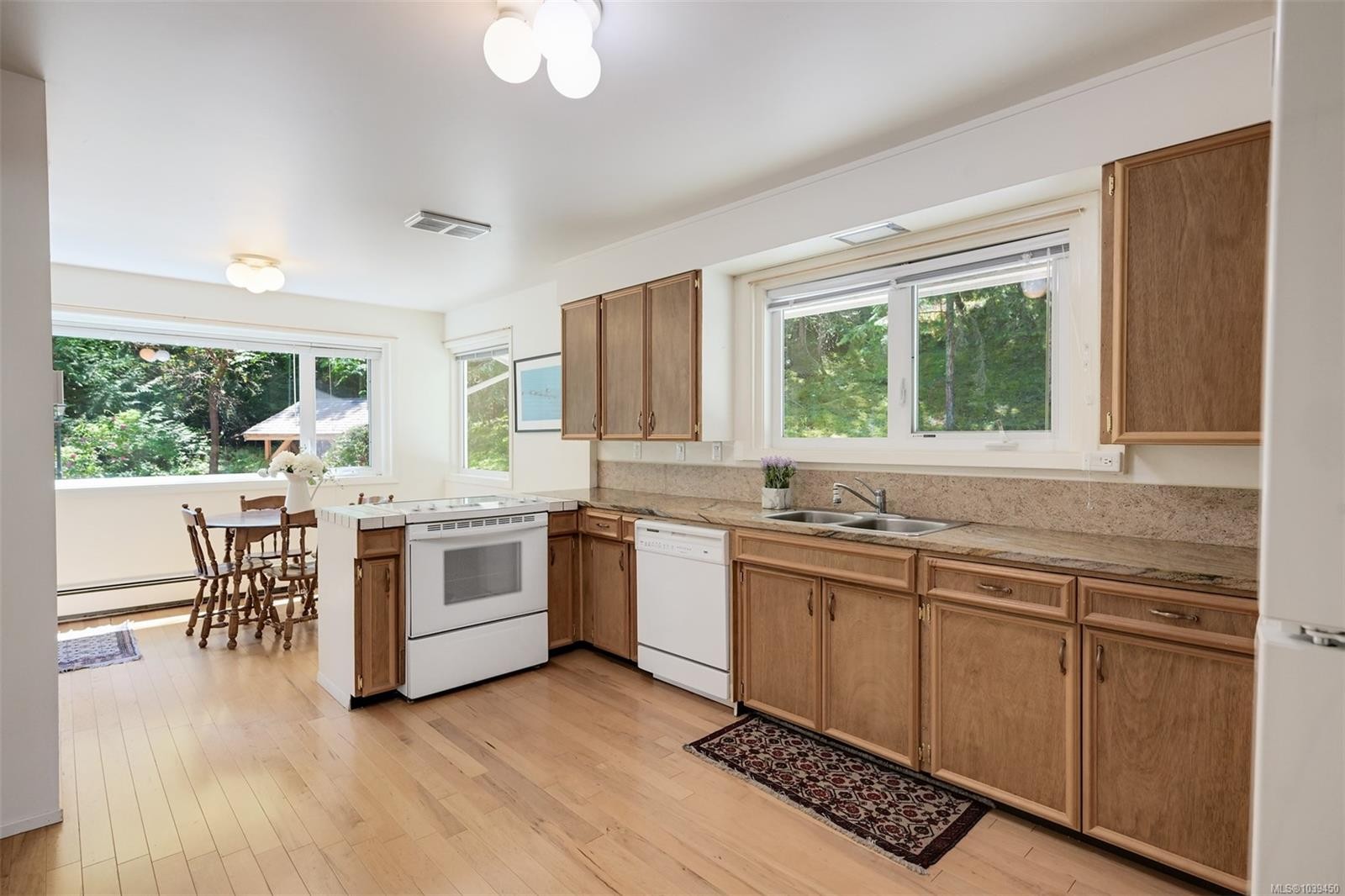 1495 Lands End Rd, North Saanich, BC