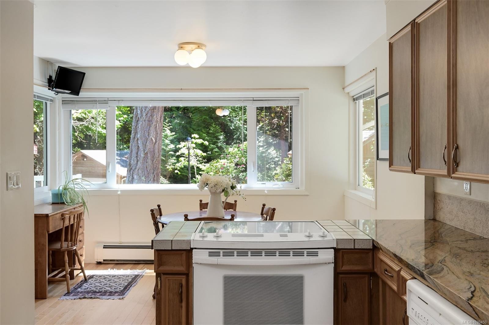1495 Lands End Rd, North Saanich, BC