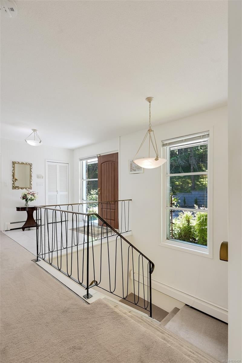 1495 Lands End Rd, North Saanich, BC