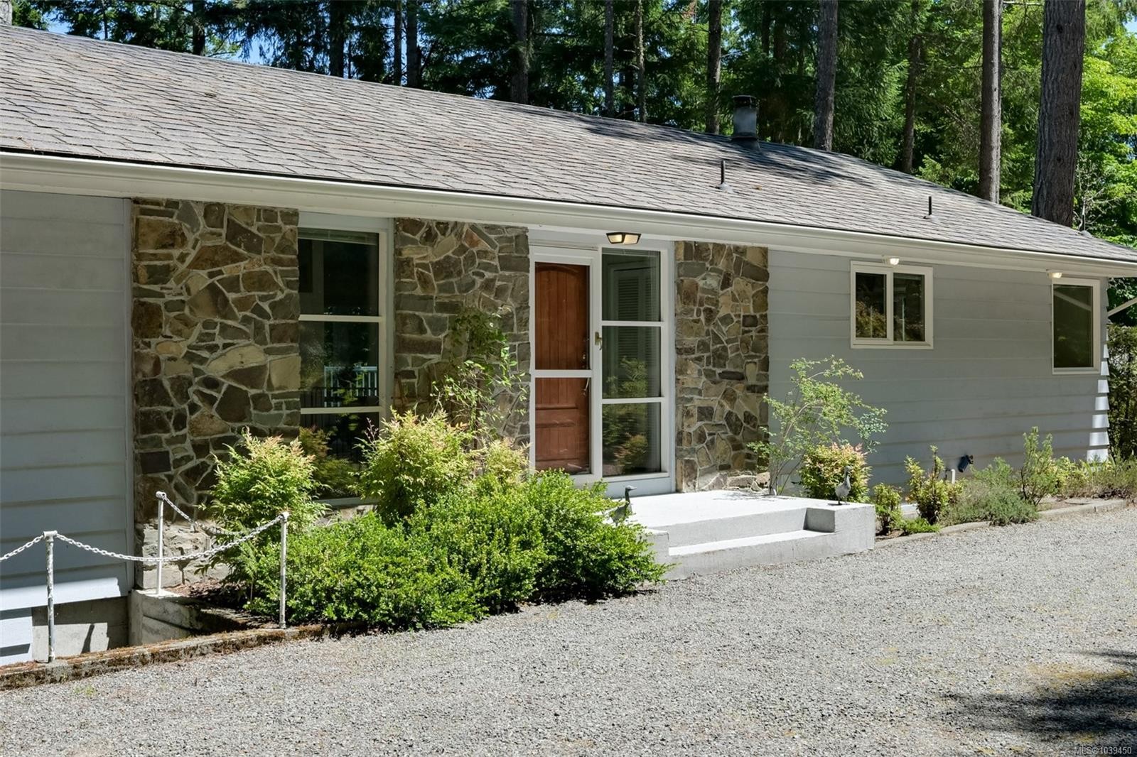 1495 Lands End Rd, North Saanich, BC
