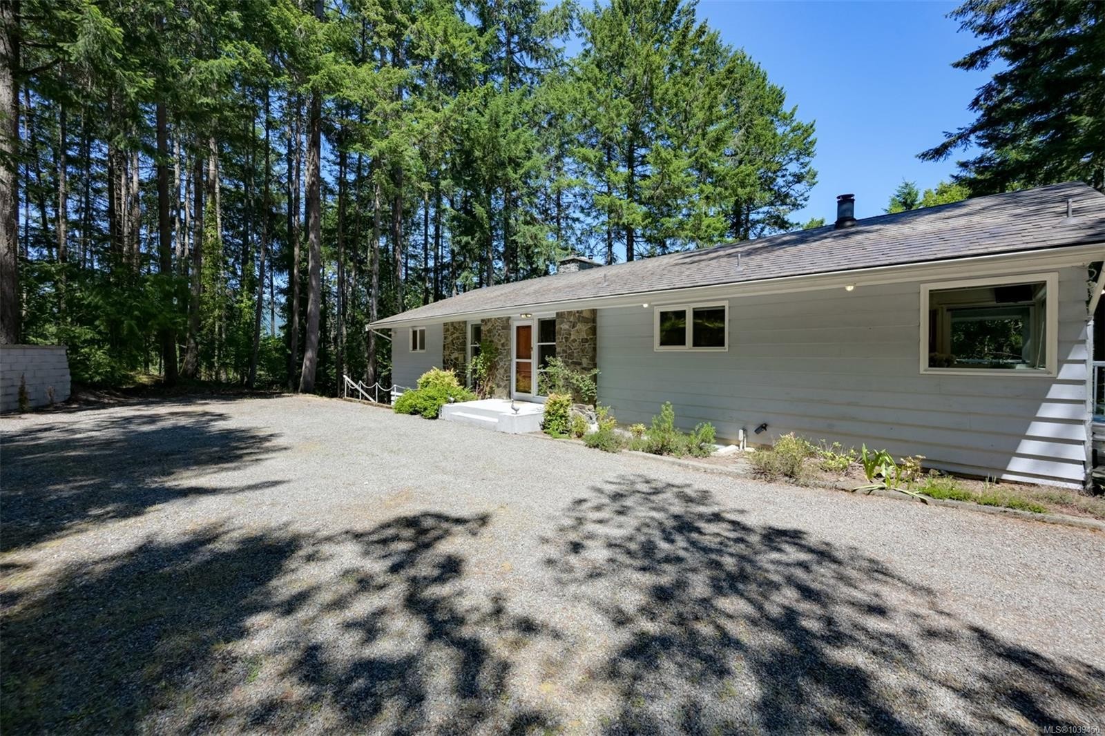 1495 Lands End Rd, North Saanich, BC