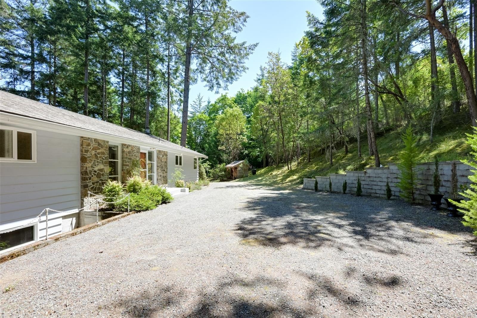 1495 Lands End Rd, North Saanich, BC